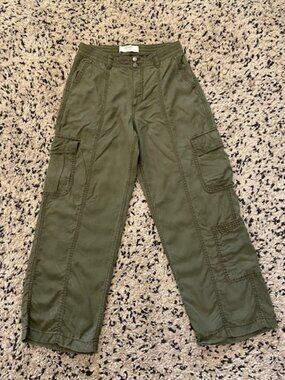 Hollister Khaki Green High Rise Wide leg Baggy Cargo Pants Size Med
